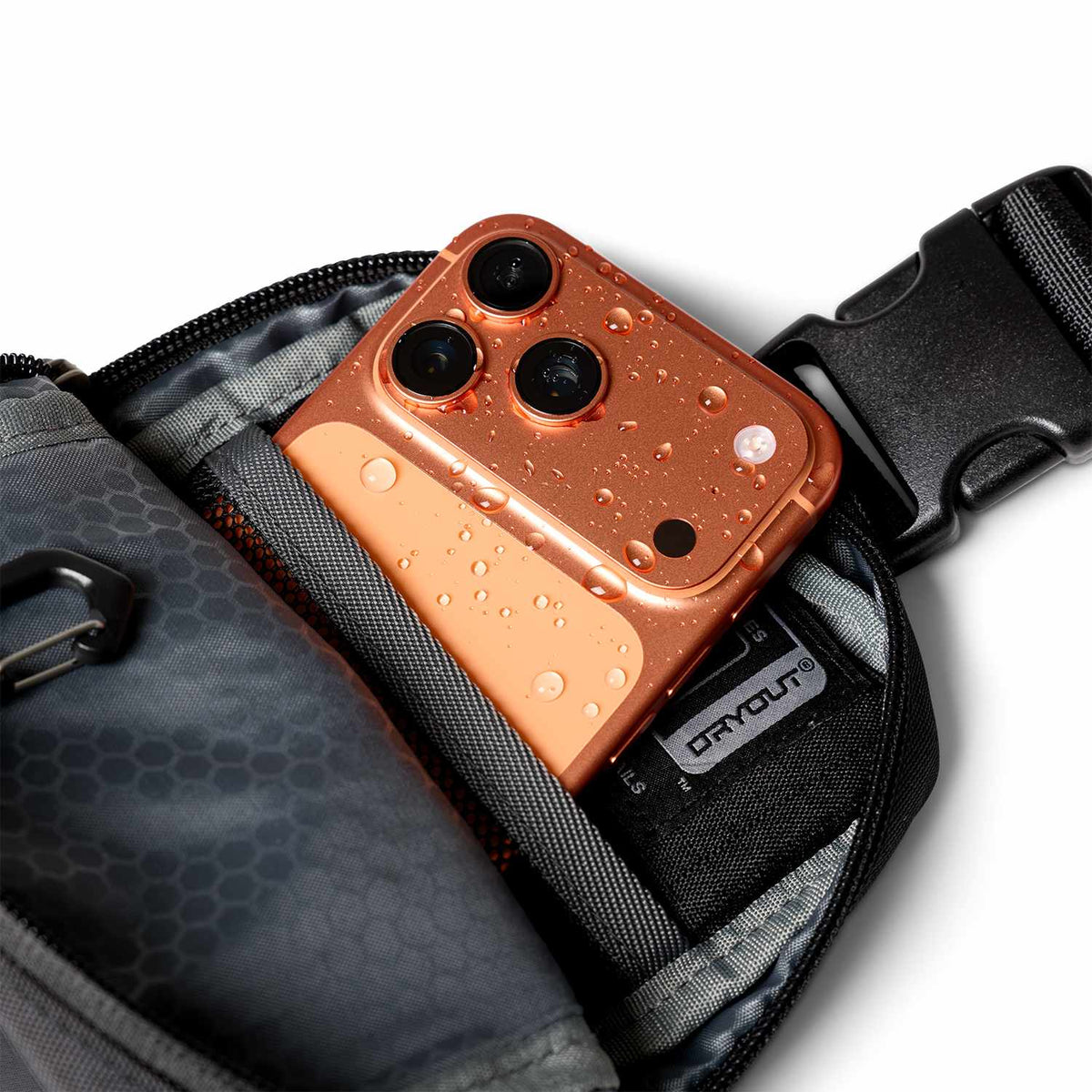 UAG Dryout Tech Sling — noir