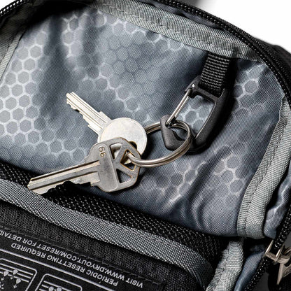 UAG Dryout Tech Sling — noir