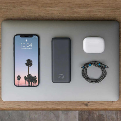 NB10W10KBLK ChargeShot portable Batterie 10k — noir
