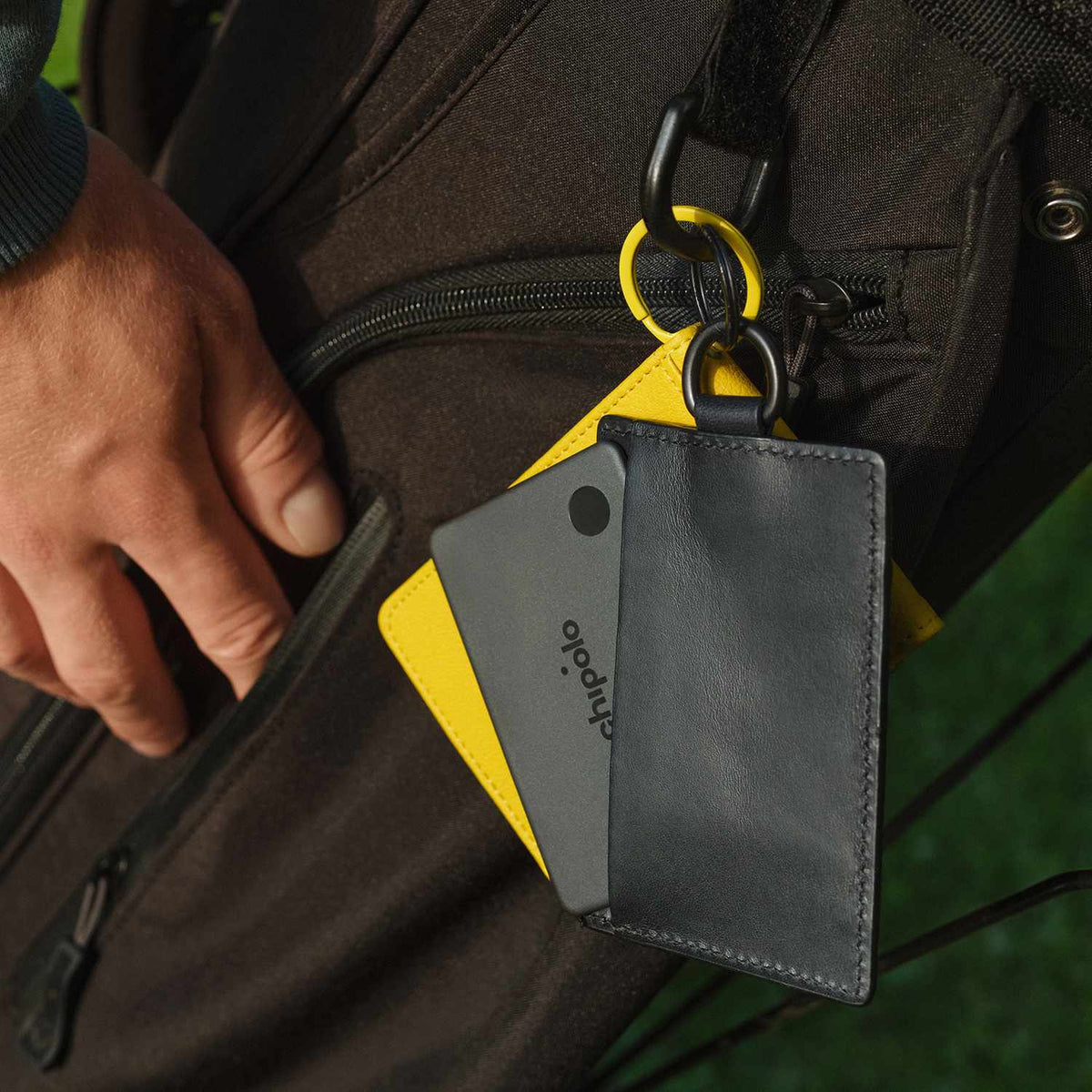 Chipolo CARD Tracking Tag (Works with Android's Find Hub Device or Apple Find My) Charcoal