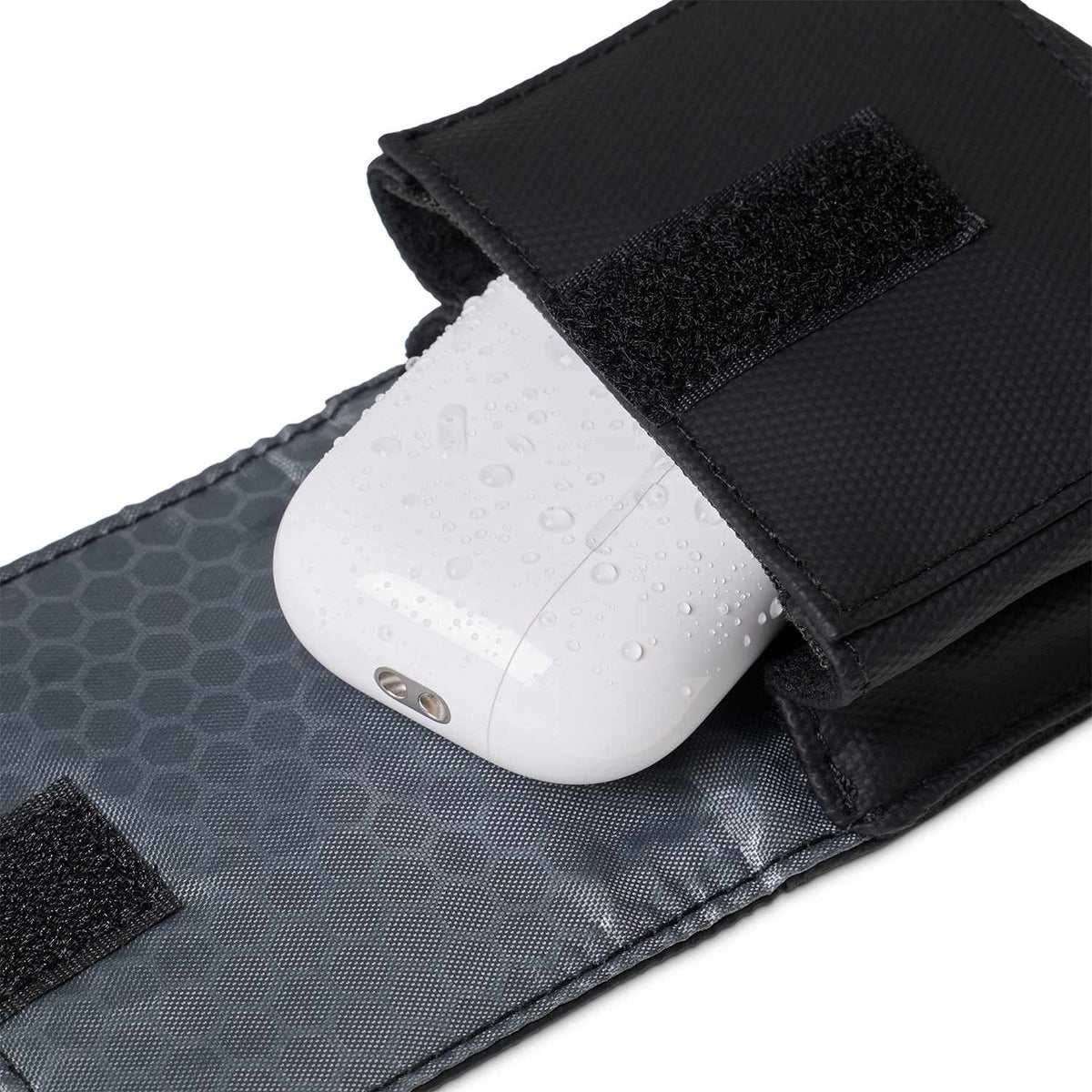 UAG Dryout Rescue Pod noir pour AirPods Pro 3