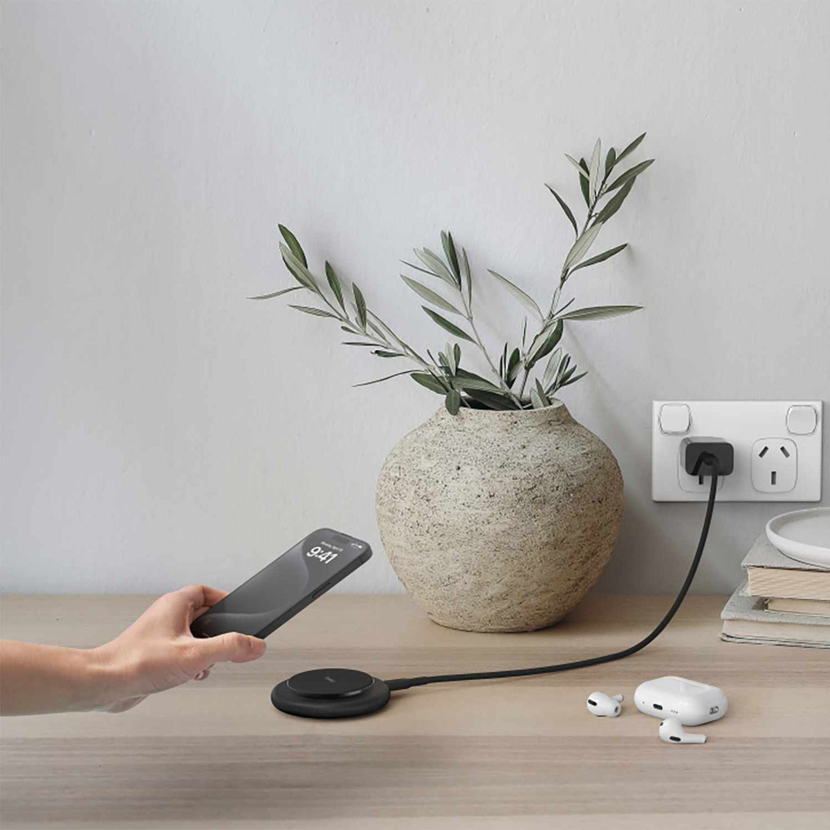 Belkin BoostCharge Qi2 — Station de recharge sans fil 15W — noir