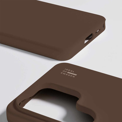 Ideal of Sweden — Étui en silicone avec aimants pour Samsung Galaxy S26 Ultra — Mocha Mousse