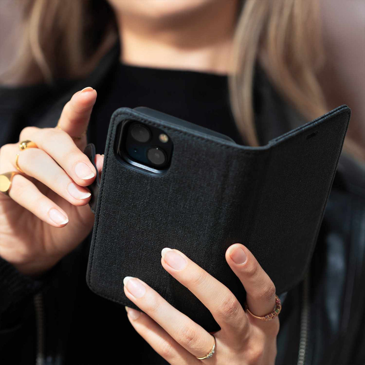 Blu Element Folio 2-in-1 MagSafe Case Black for iPhone 16 Plus